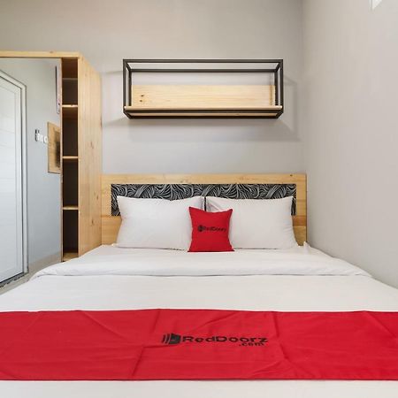 Hotel Reddoorz Near Plaza Atrium Senen Yakarta Exterior foto